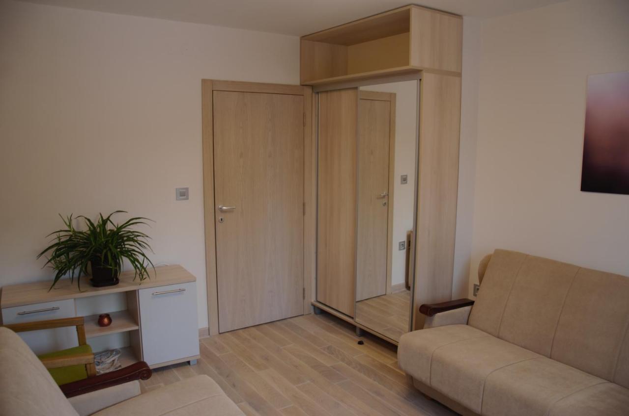 Spacious 2-Bedroom Apartment With Luxury Feel Novi Sad Exterior foto